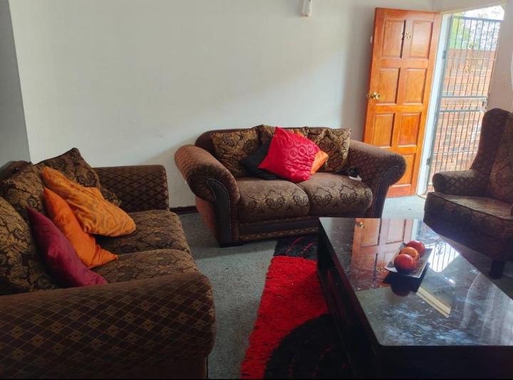 2 Bedroom Property for Sale in Langenhovenpark Free State